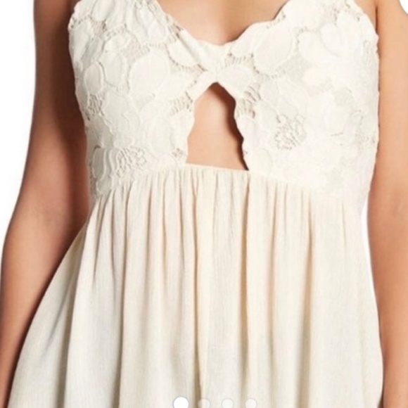 Tularosa Tops - Tularosa Bryce sexy keyhole tank**PRICE DROP**